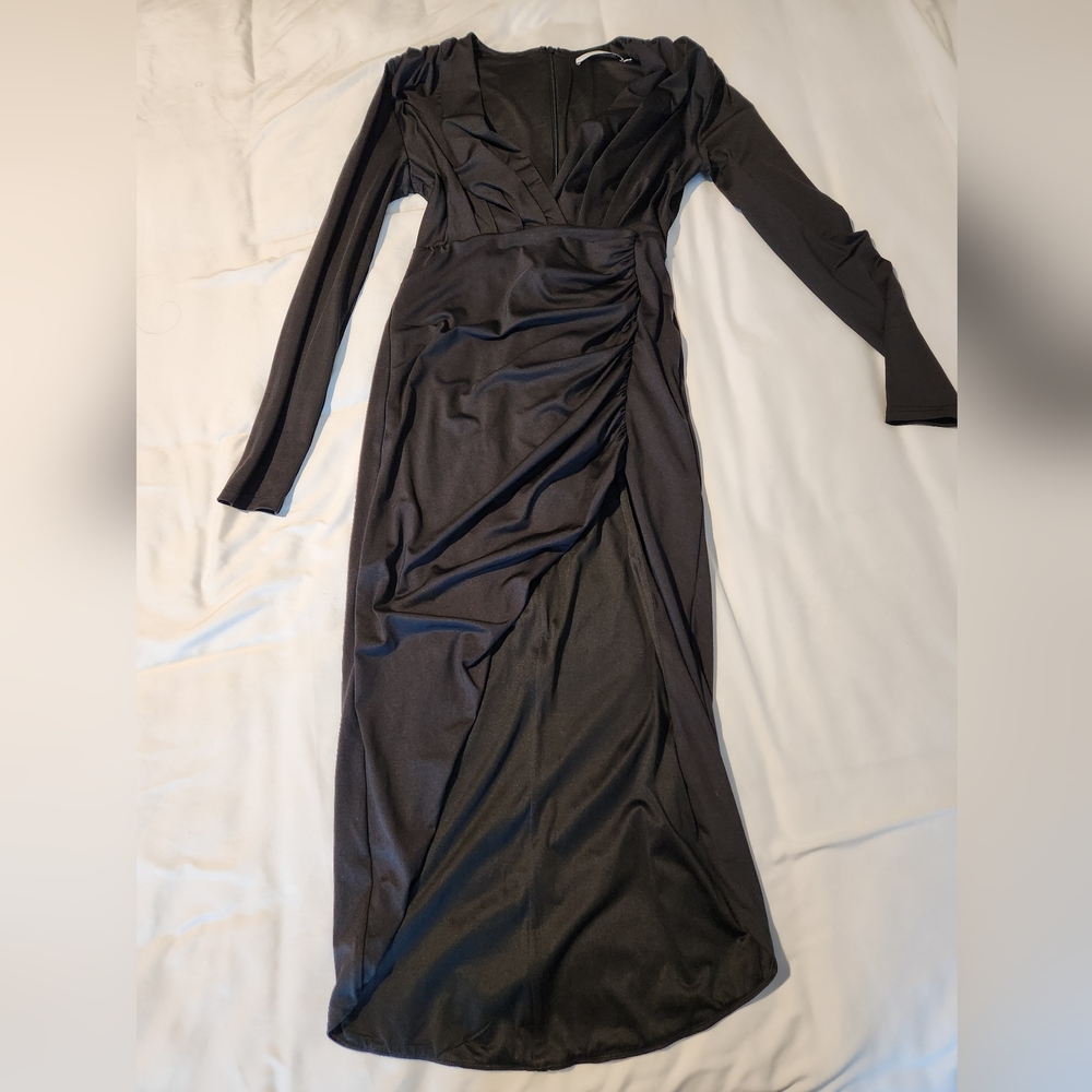 By Egreis Black Ruched Long Sleeve Gown